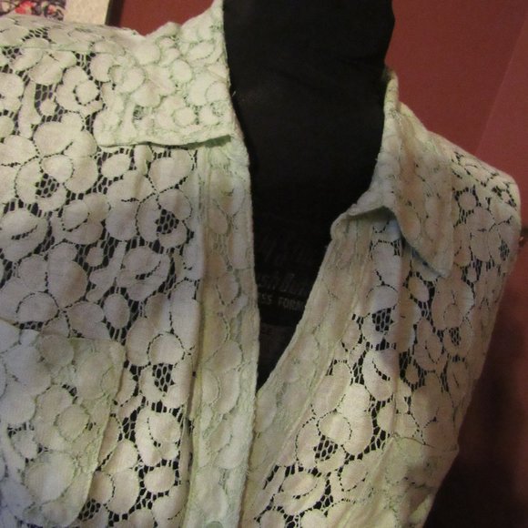 *SOLD* 💚 Mint Green Lace Front Tie Blouse - XLJ - Picture 6 of 10